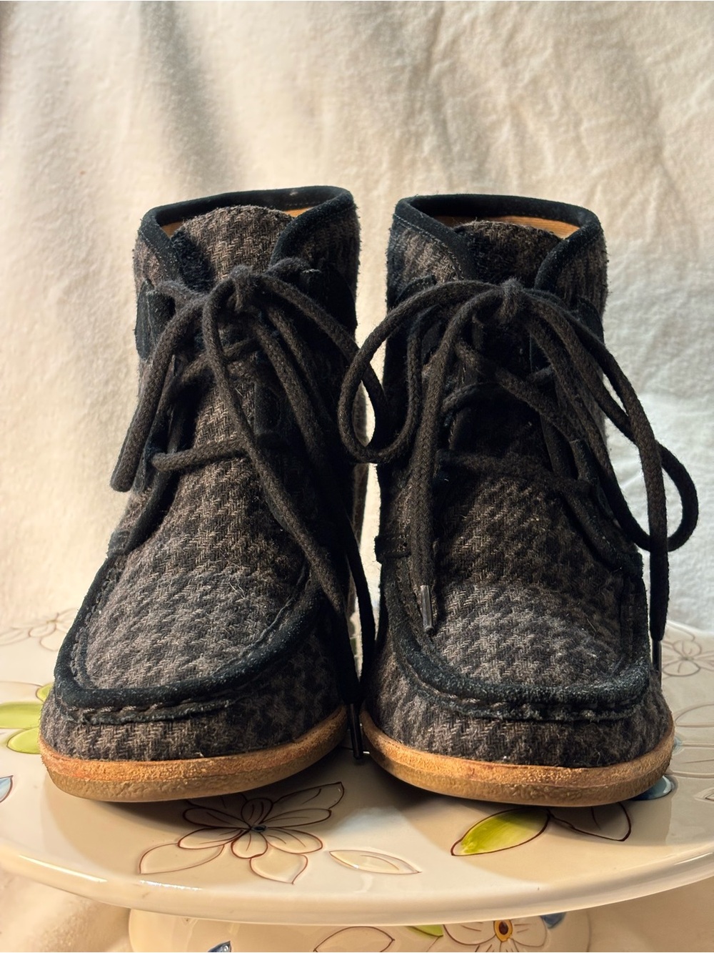 G.H. Bass & Co. Houndstooth Tweed Suede Lace Up Wedge Booties Size 7.5M